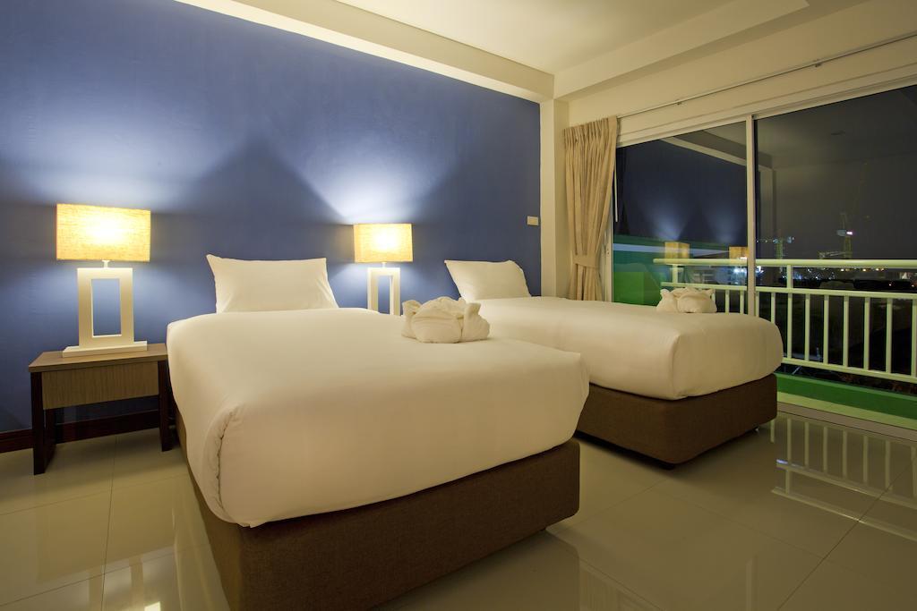 Wiz Hotel Pattaya Esterno foto