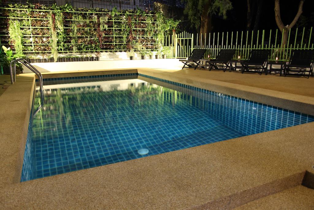 Wiz Hotel Pattaya Esterno foto