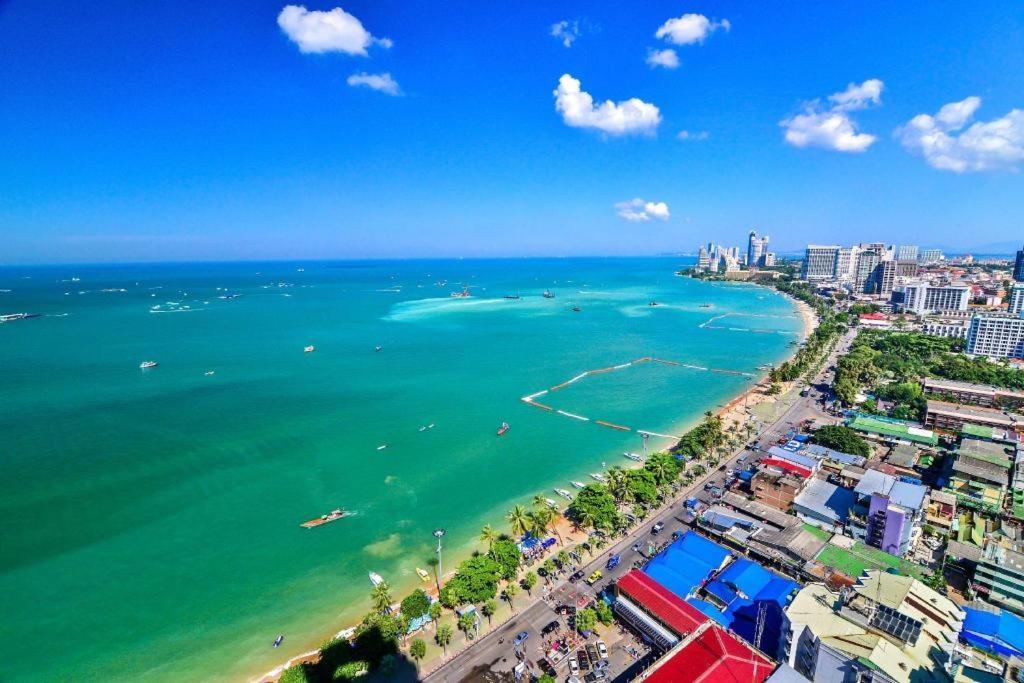 Wiz Hotel Pattaya Esterno foto