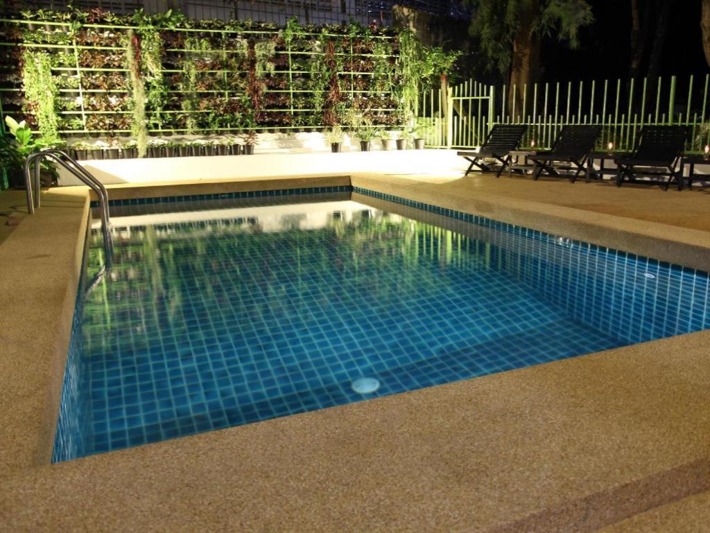 Wiz Hotel Pattaya Esterno foto