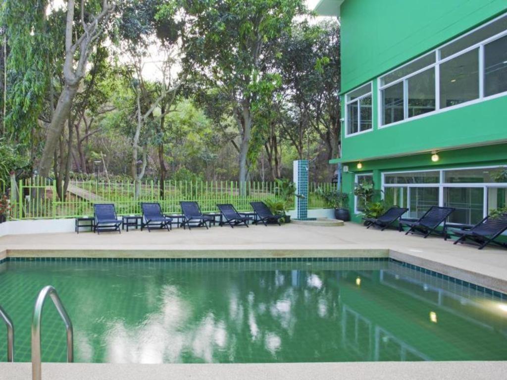Wiz Hotel Pattaya Esterno foto