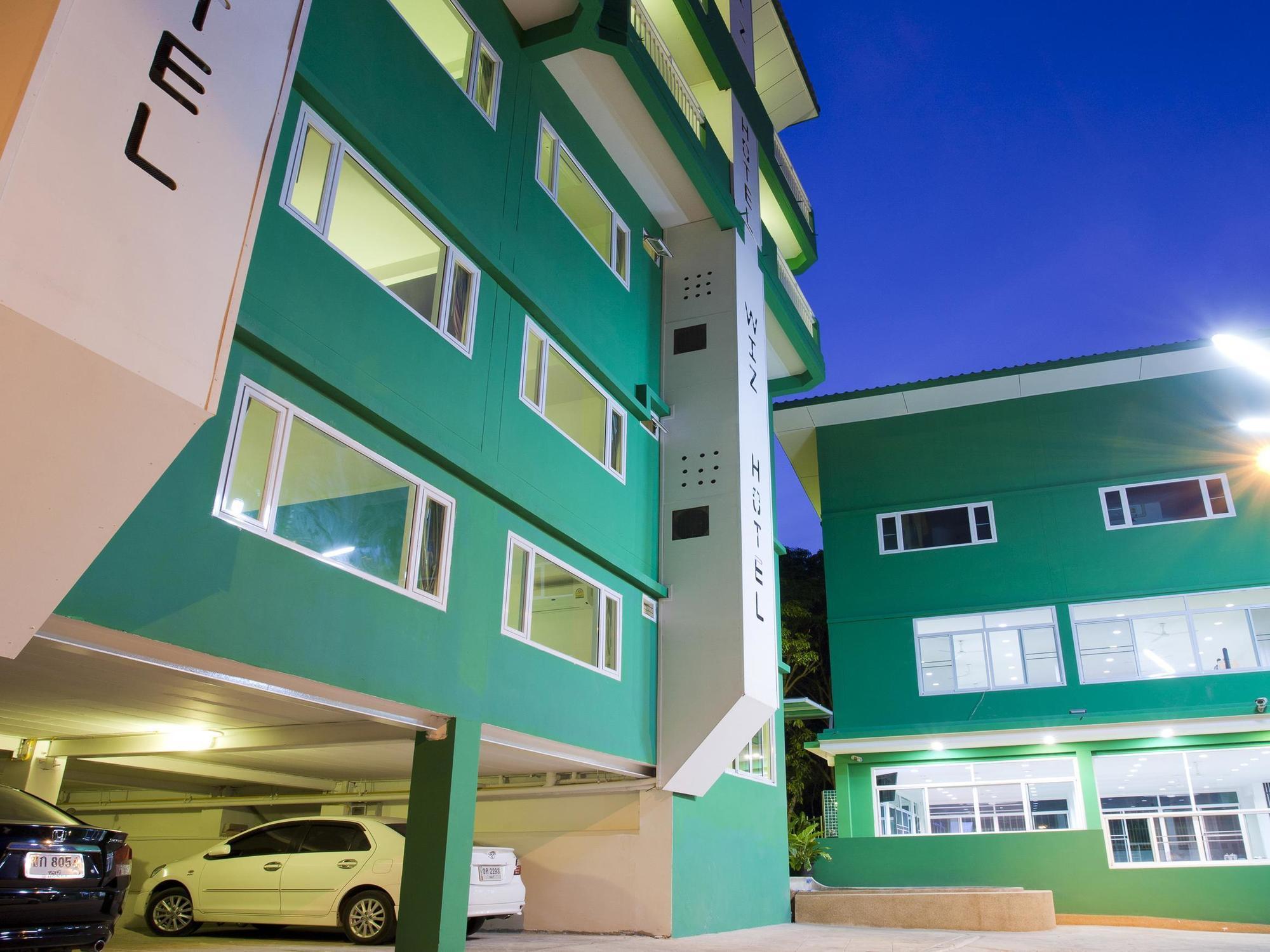 Wiz Hotel Pattaya Esterno foto