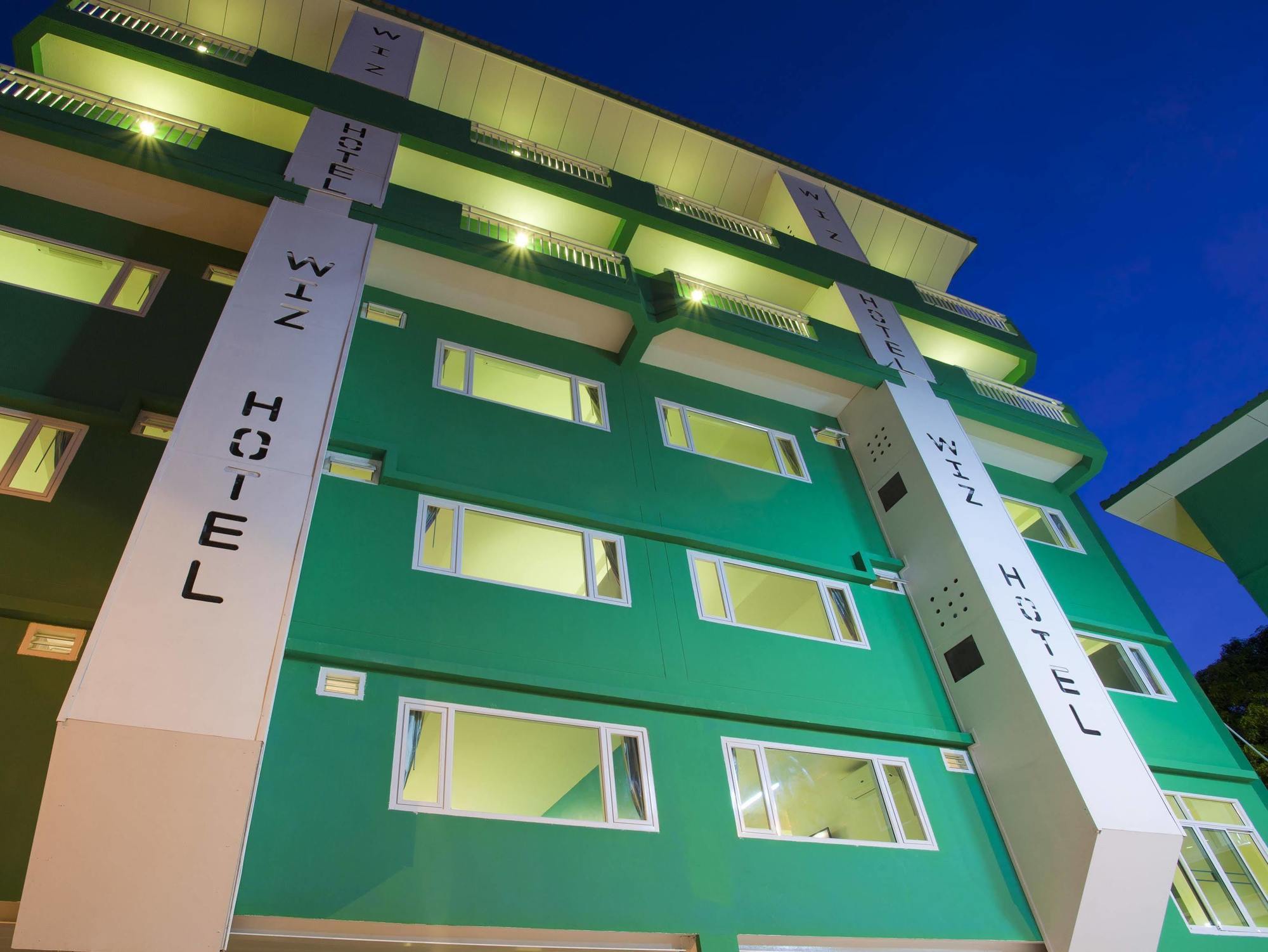 Wiz Hotel Pattaya Esterno foto
