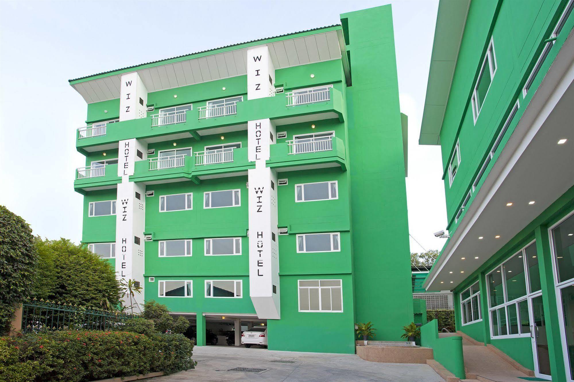 Wiz Hotel Pattaya Esterno foto